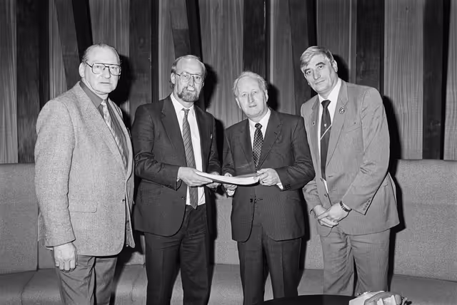 Foto 28: MEP's at the European Parliament in Strasbourg present a report