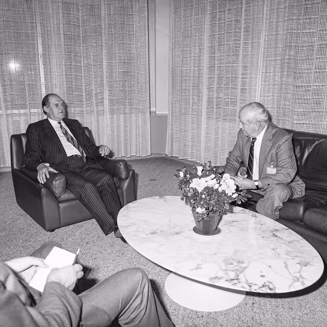 Foto 3: Lord Henri PLUMB - EP President meets with guests