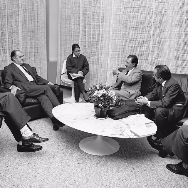 Foto 11: Lord Henri PLUMB, EP President meets with guests at the EP in Strasbourg