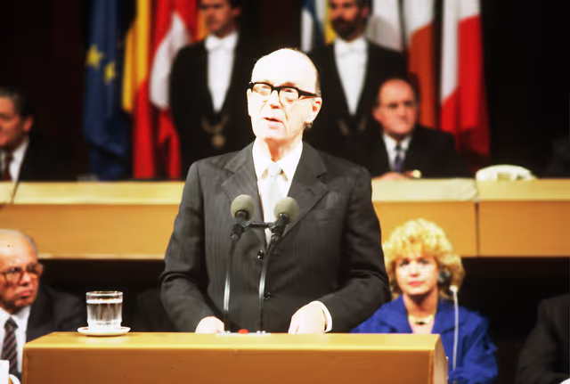 Снимка 5: Official visit by the President of Ireland to the EP in Strasbourg on October 14, 1987