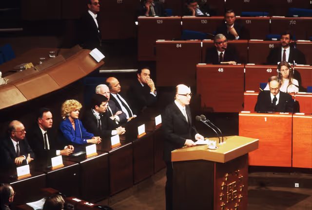 Снимка 6: Official visit by the President of Ireland to the EP in Strasbourg on October 14, 1987