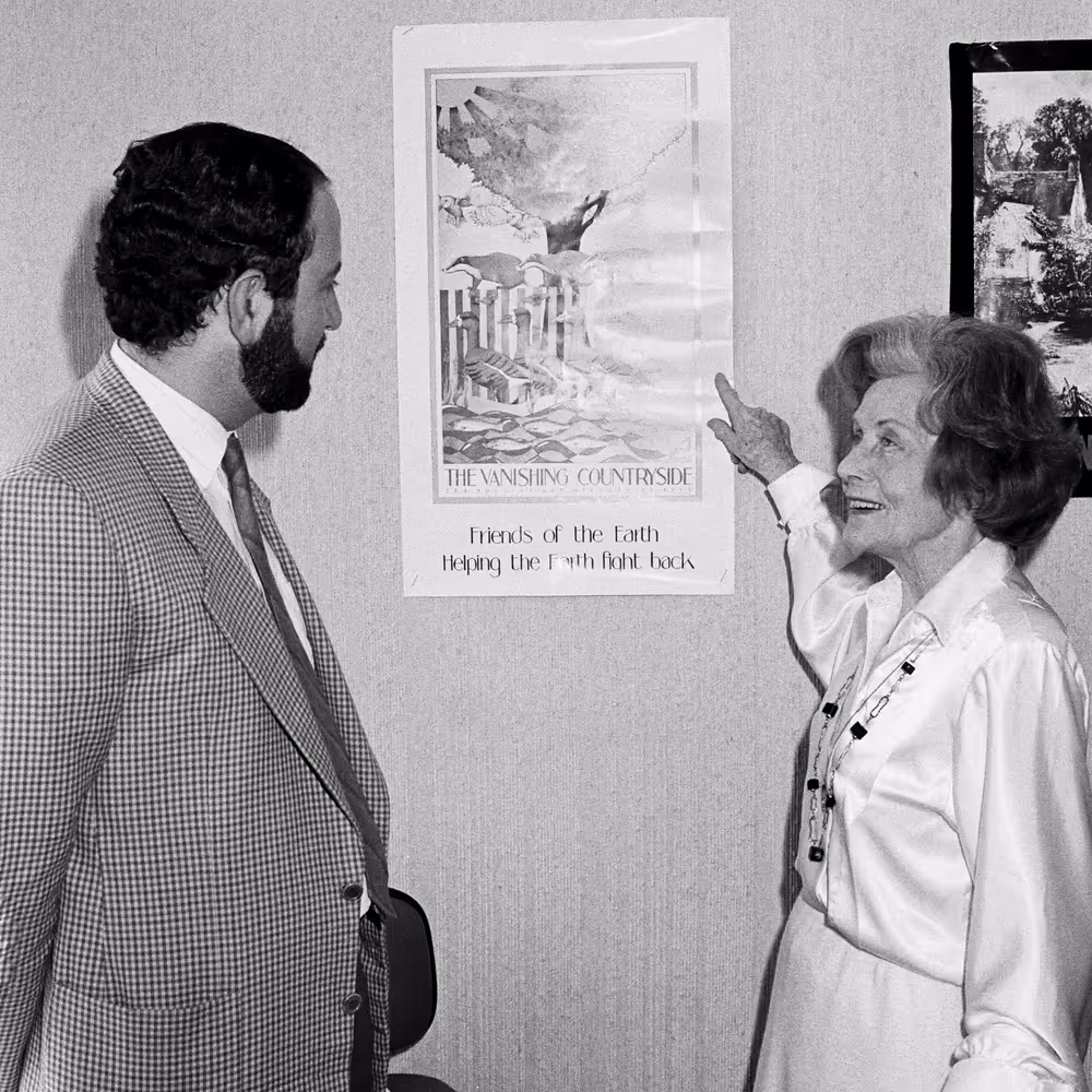 MEP Barbara CASTLE meets with Geoffrey HARRIS