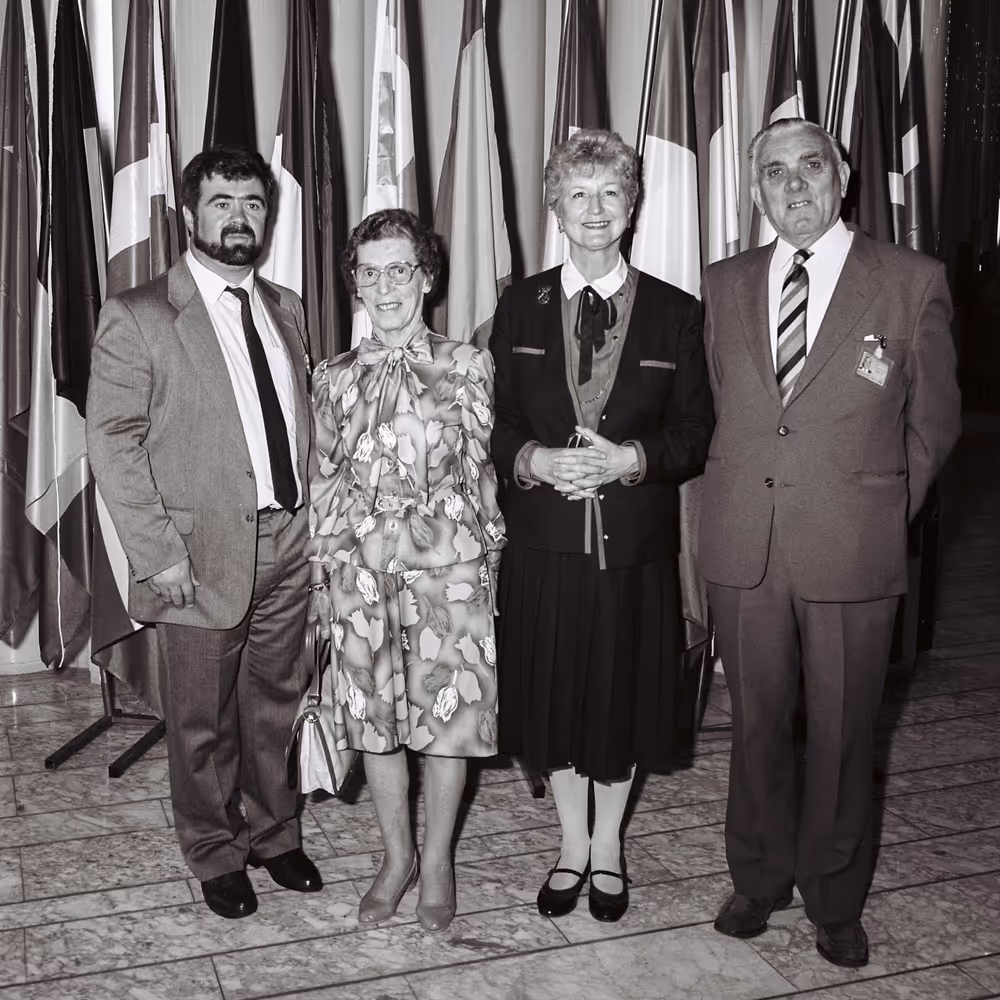MEP Beate Ann BROOKES and Geoffrey HARRIS meet with guests