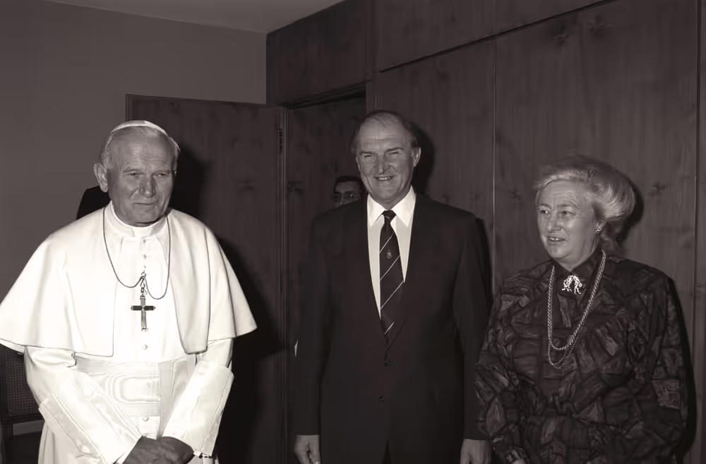 Pope John Paul II makes an official visit to the EP in Strasbourg
