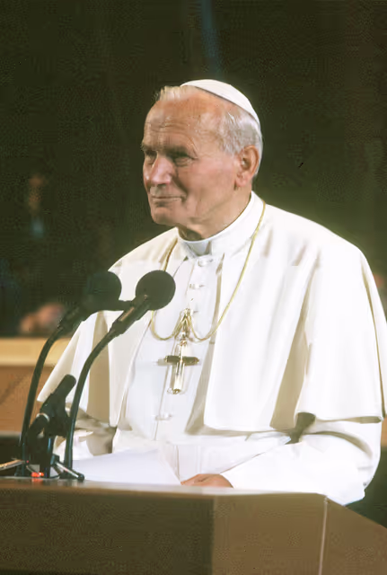Fotografie 7: Pope John Paul II makes an official visit to the EP in Strasbourg