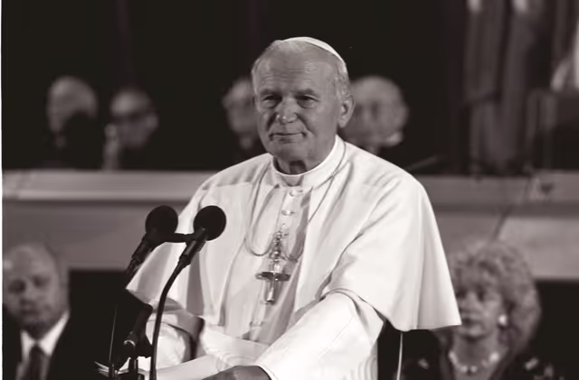 Fotografie 17: Pope John Paul II makes an official visit to the EP in Strasbourg