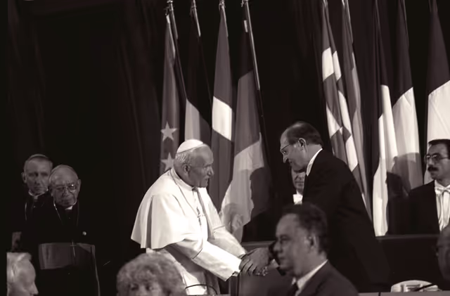 Fotografie 4: Pope John Paul II makes an official visit to the EP in Strasbourg