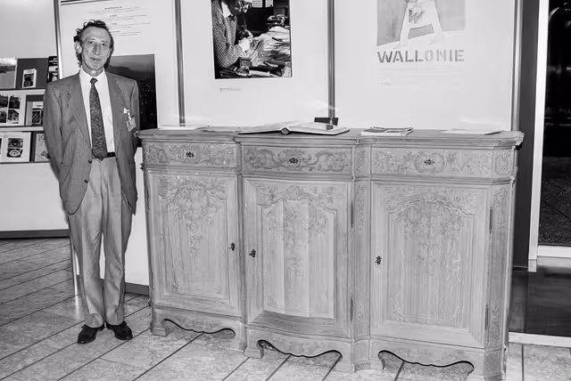 Fotografia 2: Exhibition Visages de Wallonie presents various flagship products of the Walloon economy - cabinetmaking