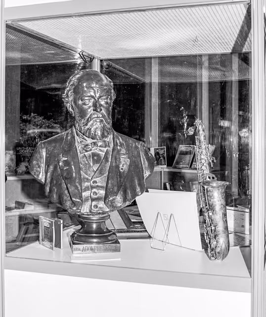 Fotografia 1: Exhibition Visages de Wallonie - Dinant and Adolphe Sax