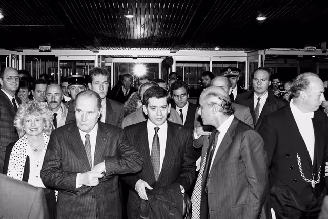 Fotagrafa 29: Arrival of Francois MITTERRAND, President of France and President-in-office of the European Council for the Formal Sitting on the Situation in Eastern Europe after the Fall of the Berlin Wall at the EP in Strasbourg