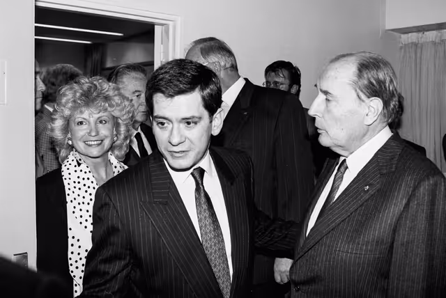 Fotagrafa 23: Arrival of Francois MITTERRAND, President of France and President-in-office of the European Council for the Formal Sitting on the Situation in Eastern Europe after the Fall of the Berlin Wall at the EP in Strasbourg
