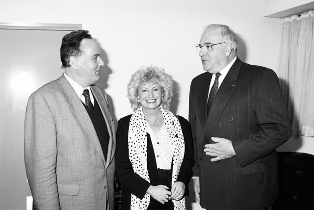 Fotagrafa 35: Arrival of Helmut KOHL, German Chancellor for the Formal Sitting on the Situation in Eastern Europe after the Fall of the Berlin Wall at the EP in Strasbourg