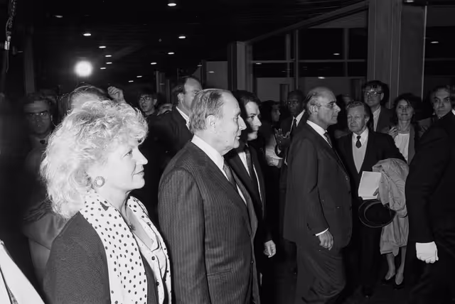 Fotagrafa 28: Arrival of Francois MITTERRAND, President of France and President-in-office of the European Council for the Formal Sitting on the Situation in Eastern Europe after the Fall of the Berlin Wall at the EP in Strasbourg