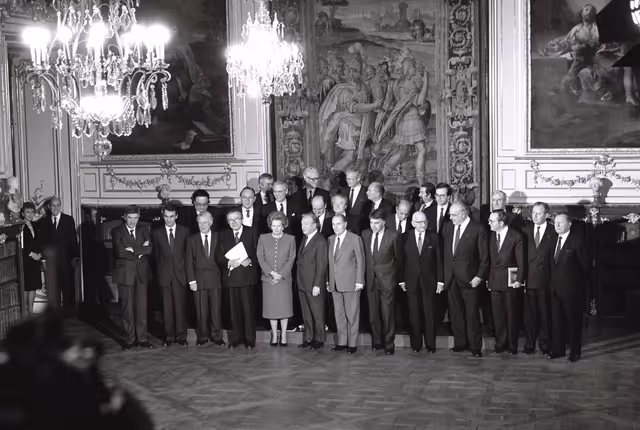 Foto 43: European Council summit in Strasbourg on December 6, 1989.