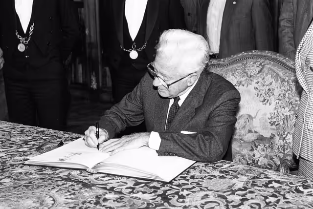 Foto 6: Official visit of Virgilio BARCO, President of Colombia, on the 4th of April 1990 in Strasbourg