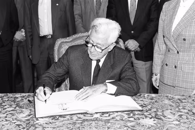 Foto 26: Official visit of Virgilio BARCO, President of Colombia, on the 4th of April 1990 in Strasbourg