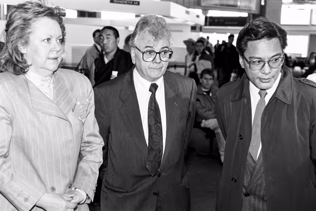 Photo 45 : Visit of HH the Dalai Lama to the EP in Brussels in April 1990