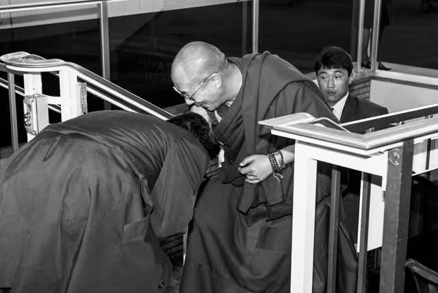 Photo 44 : Visit of HH the Dalai Lama to the EP in Brussels in April 1990