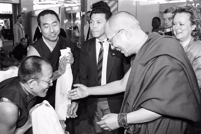 Photo 31 : Visit of HH the Dalai Lama to the EP in Brussels in April 1990