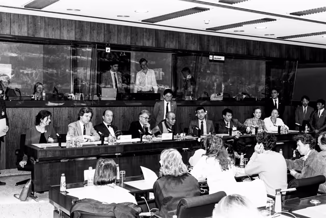 Photo 40 : Visit of HH the Dalai Lama to the EP in Brussels in April 1990