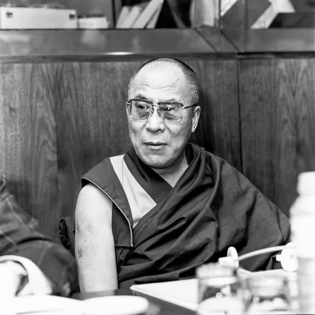 Photo 11 : Visit of HH the Dalai Lama to the EP in Brussels in April 1990