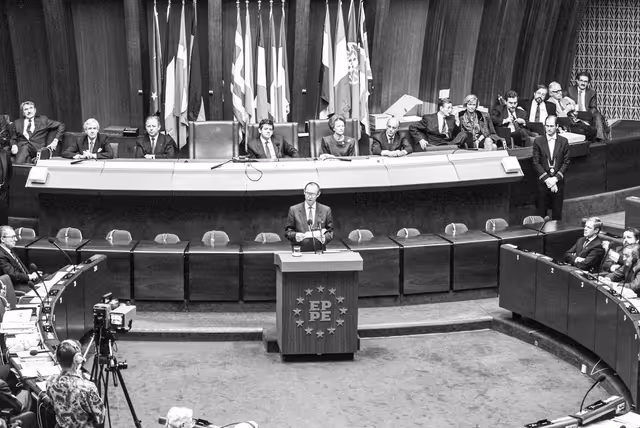 Foto 6: Official visit of HRH JEAN, Grand Duke of Luxembourg at the European Parliament in Strasbourg