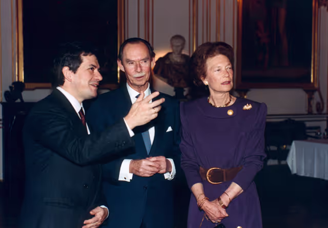 Foto 11: The Grand Duke and the Grand Duchess of Luxembourg make an official visit to the EP in Strasbourg in November 1990