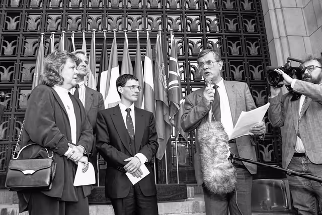 Fotografia 4: Young people taking part in the  Peace Run  in Brussels