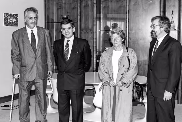 Foto 30: The EP President meets with the Moroccan dissident Abraham SARFATY.