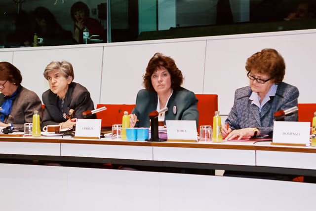 Foto 30: Meeting with Christine CRAWLEY at the EP in Strasbourg in October 1991