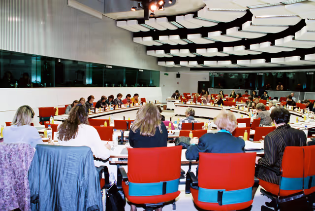Foto 31: Meeting with Christine CRAWLEY at the EP in Strasbourg in October 1991