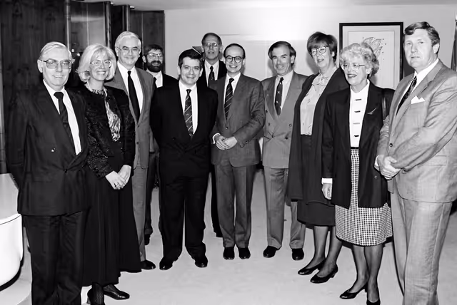 Foto 47: The EP President meets with a delegation Dutch VVD party, in October 1991.
