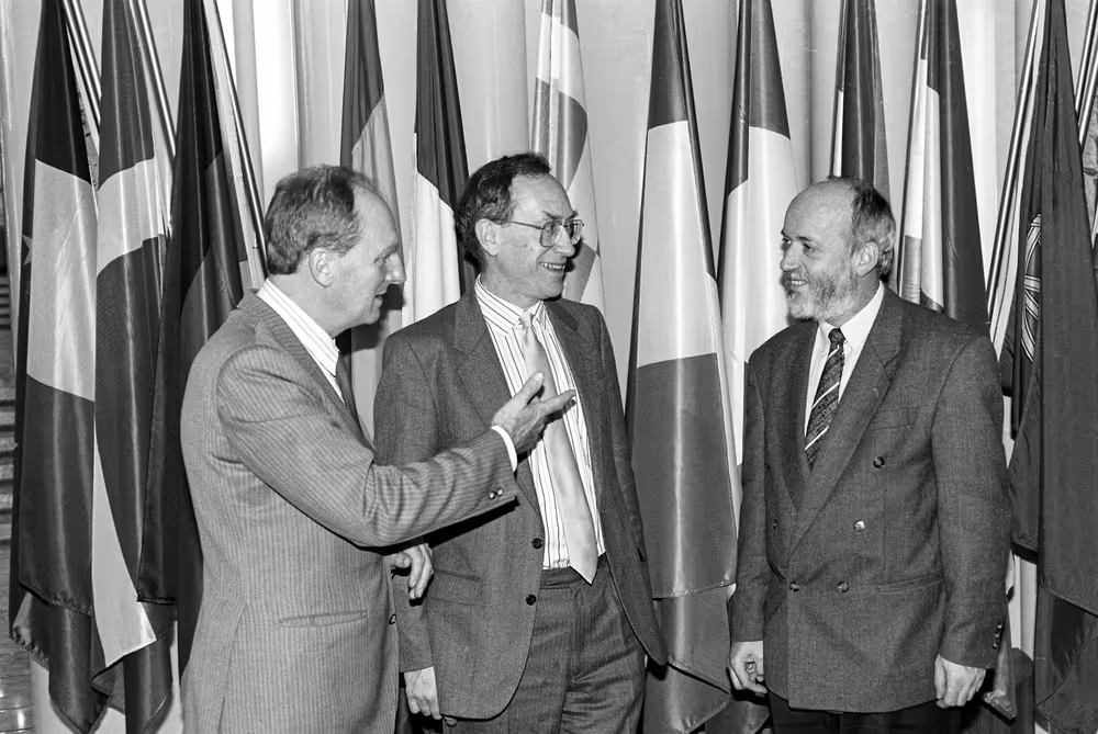 Gordon ADAM with guests at the EP in Strasbourg in October 1991