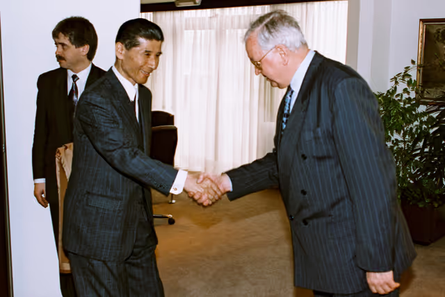 Fotografie 30: Egon KLEPSCH - EP President meets with TOMIHIKO KOBAYASHI Japan Ambassador