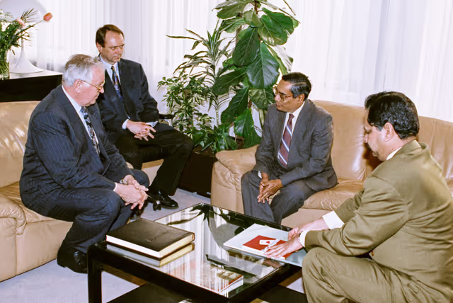 Fotografie 25: Egon KLEPSCH - EP President meets with S.E. A.K.M. KAMALUDDIN CHOUDHURY Bangladesh Ambassador