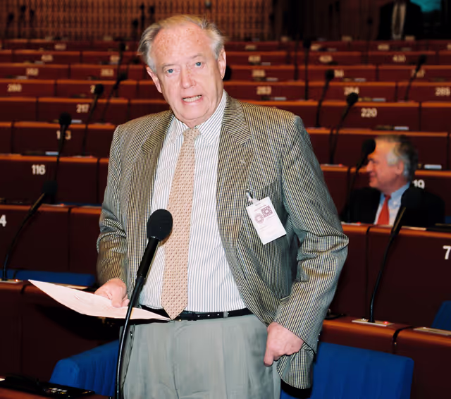 Fotografia 7: Erik HOFFMEYER Governor of the Central Bank in a plenary session at the European Parliament.
