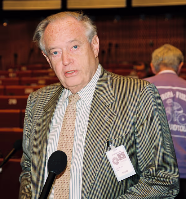 Fotografia 6: Erik HOFFMEYER Governor of the Central Bank in a plenary session at the European Parliament.