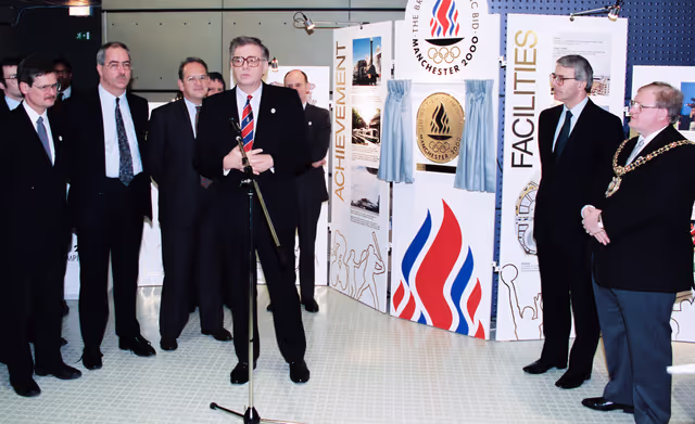 Fotografija 4: Exhibition, The British Olympic Bid : Manchester 2000