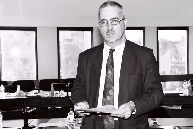 Suriet 7: Portrait of MEP Lyndon HARRISON in Strasbourg