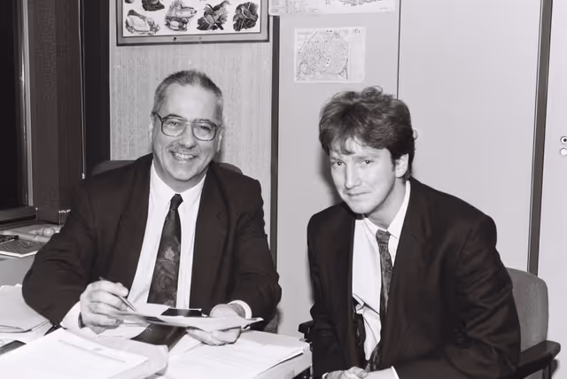 Suriet 4: MEP Lyndon HARRISON with his assistants