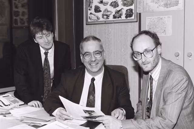 Suriet 3: MEP Lyndon HARRISON with his assistants