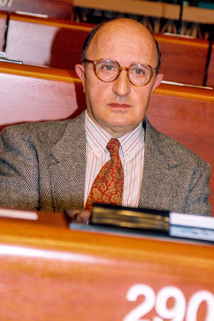 Jose Antonio ESCUDERO in plenary session in Strasbourg - March 1993