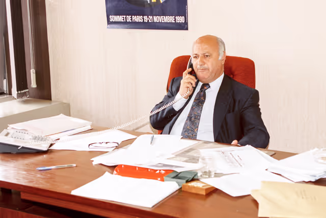 Fotografia 24: Mep Georgios ROMEOS in his office at the EP in Strasbourg