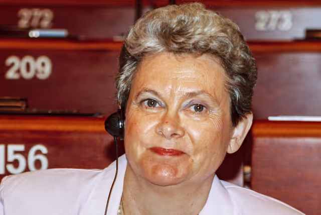 Nuotrauka 31: MEP Janine CAYET during the plenary session at the EP in Strasbourg