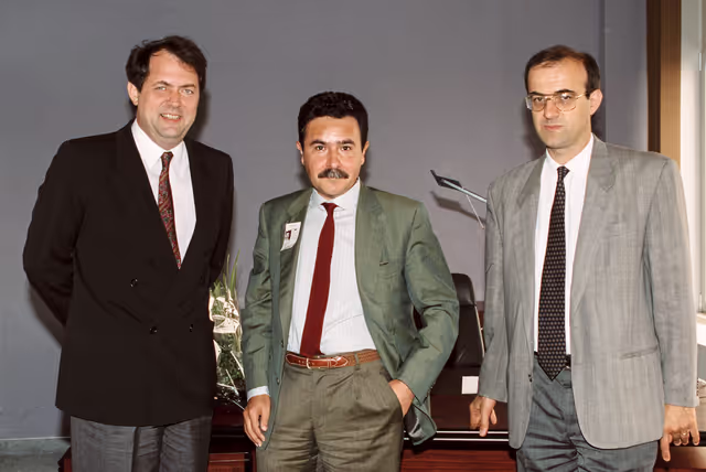Fotografija 26: MEPs Jean-Louis BORLOO and Giulio FANTUZZI meet with a guest