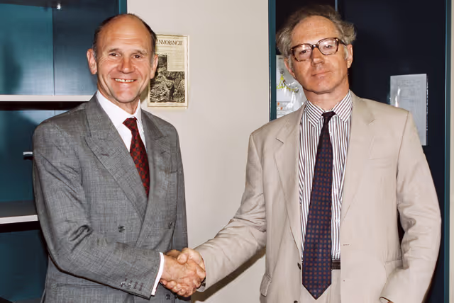 Fotografija 9: MEP Christopher PROUT meets with a guest