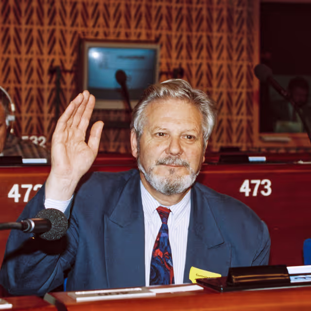 Nuotrauka 43: MEP Lode J.C. VAN OUTRIVE during the plenary session at the EP in Strasbourg