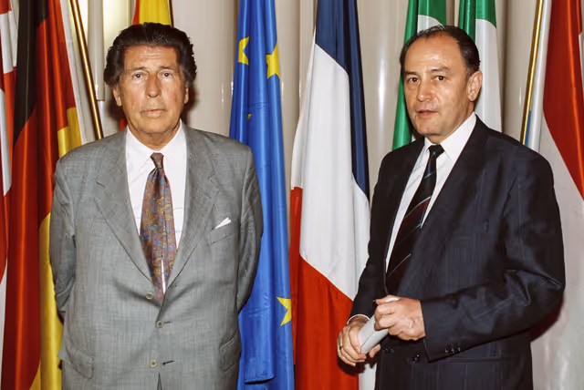 Fotografija 6: MEP Christopher M. JACKSON meets with a guest