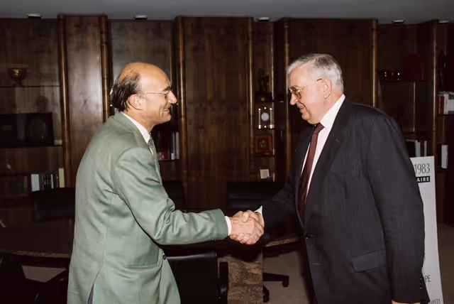 Foto 35: EP President - Egon KLEPSCH meets with MEP Manuel GARCIA AMIGO