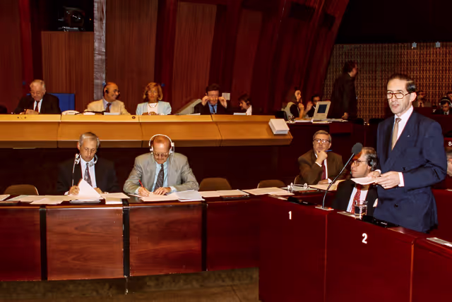 Photo 10: Belgian MFA, Willy CLAES during the Plenary session at the EP in Strasbourg